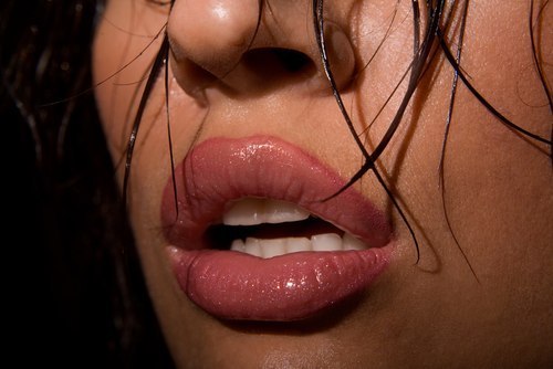 Как сделать губы мега-пухлыми без силикона?