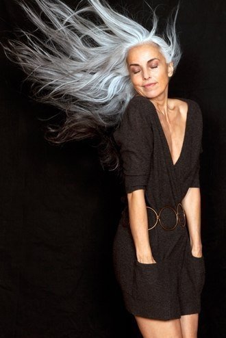 Модель, фотограф и дизайнер Ясмина Росси - пример для подражания. В 58 она выглядит великолепно!
