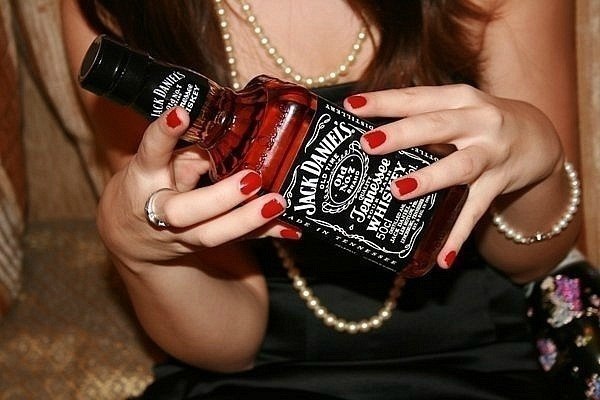 25 вещей, которые хоть раз должна сделать пьяная девушка: 