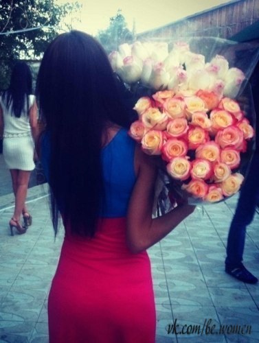 Мужчины! Дарите девушкам цветы, это так приятно!)