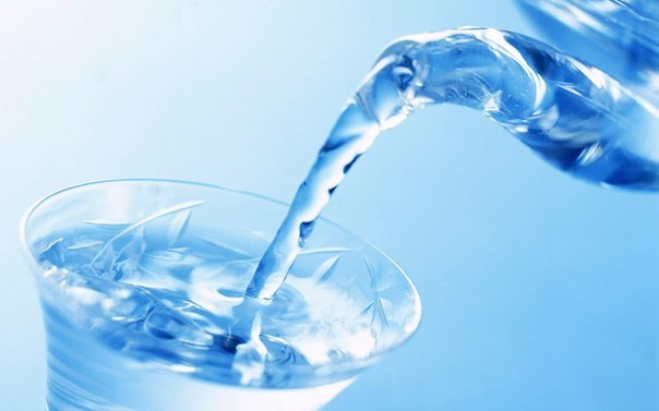 46 важных причин пить воду.